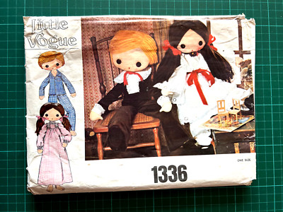 Vintage JUNGE & MÄDCHEN STOFFPUPPE & KLEIDUNG Schnittmuster UNCUT VOGUE 1336 - 32'' groß