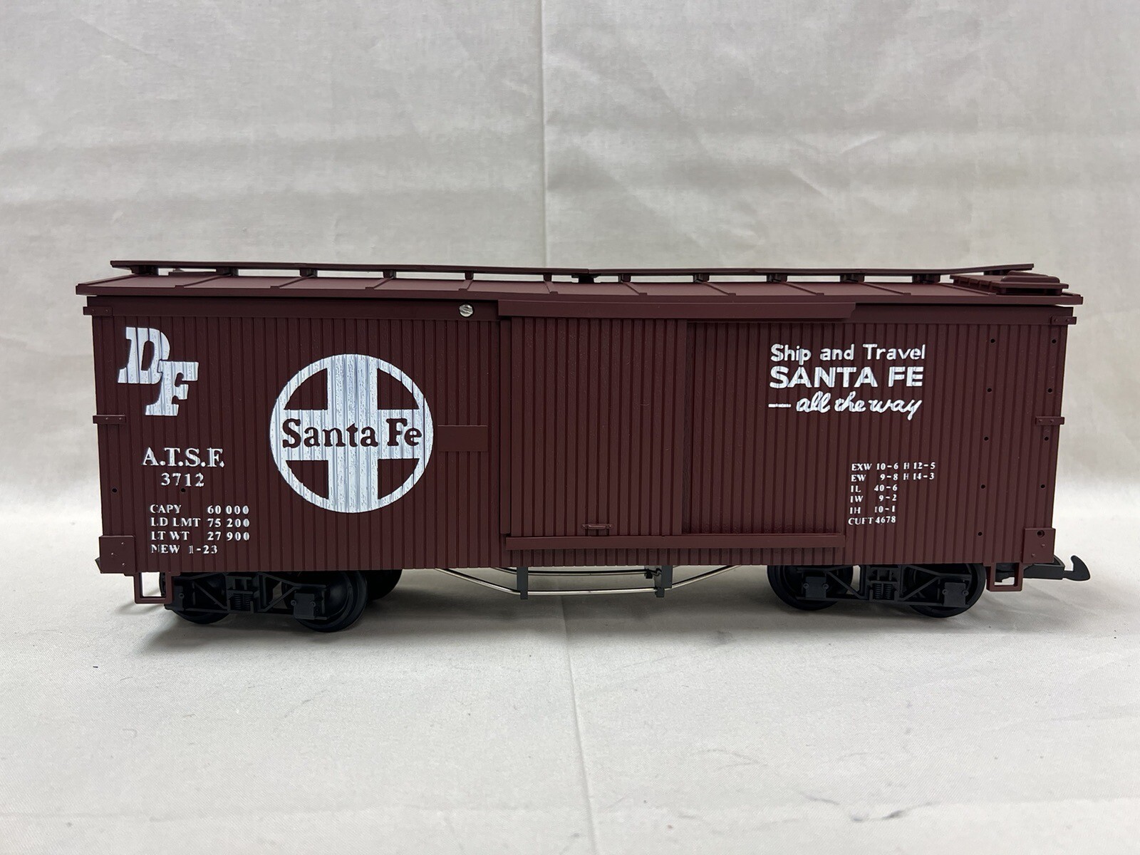 Ro Trains G Scale AT&SF Santa Fe Railroad Boxcar 3712 Model