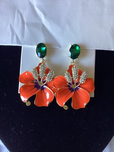 Orange Colored Flower Drop Pierced Earrings. - Picture 3 of 6