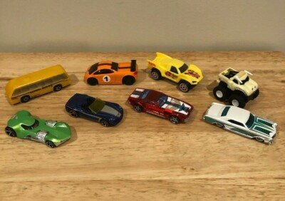 LOT OF (7) HOT WHEELS PLUS (1) RACING CHAMPION ERTL CARS SCHOOL BUS CORVETTE 