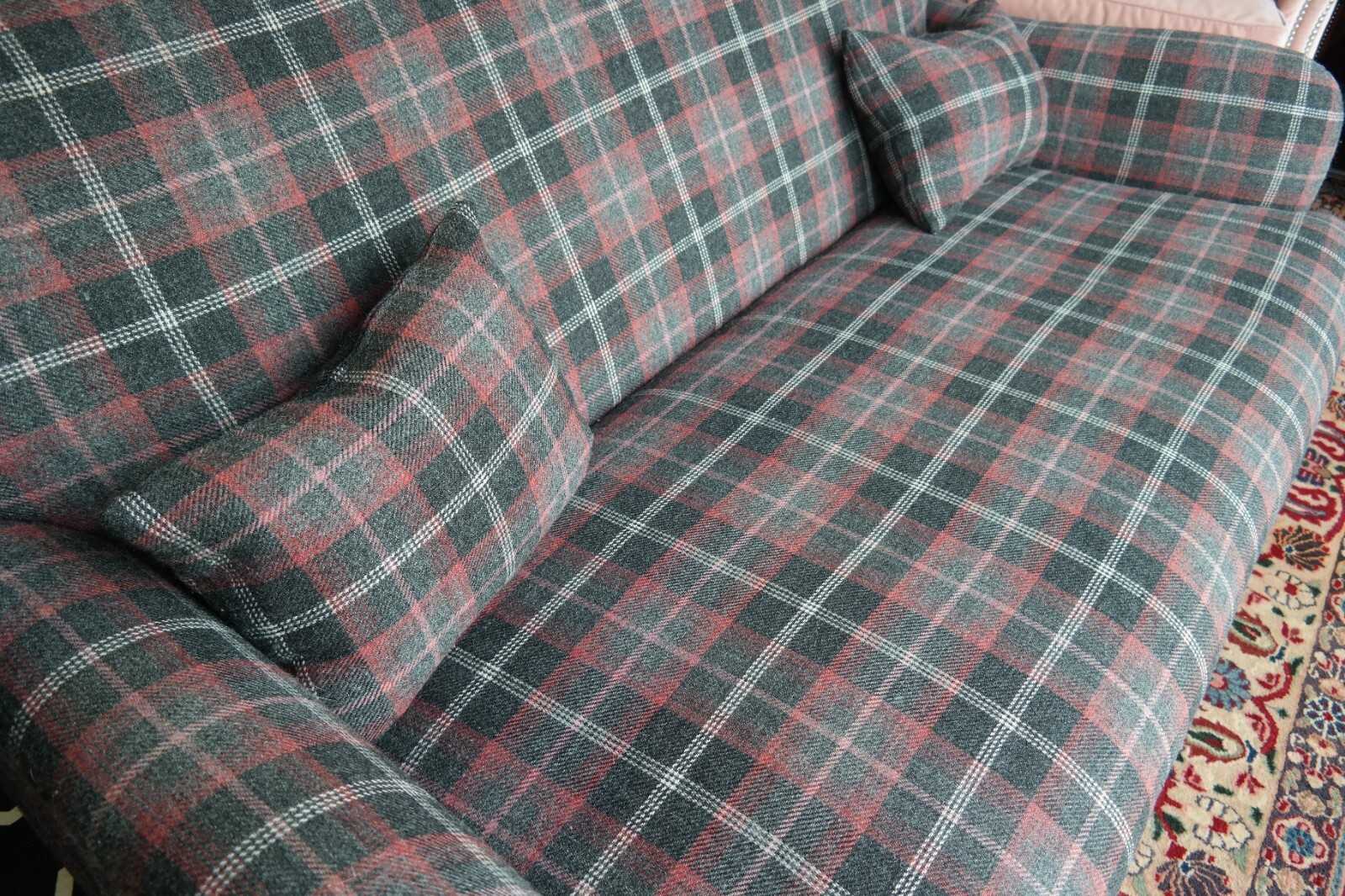 Stunning Tetrad Braemar Midi Sofa Raspberry Plaid Harris Tweed Rrp£2600