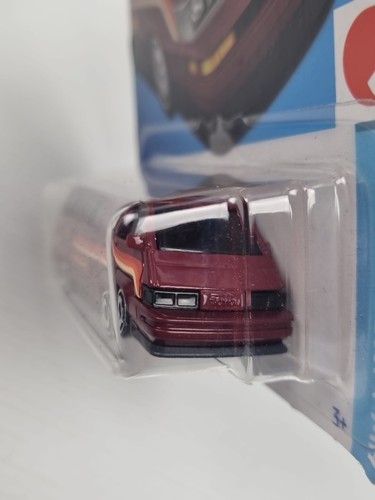 NEW Hot Wheels 1986 Toyota Van Maroon Tarago 2023 95/250 HKK66 Long Card - Picture 4 of 10