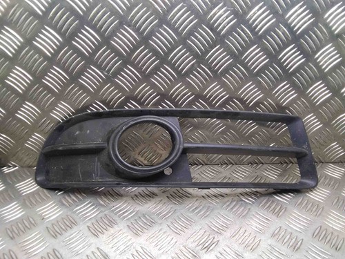 AUDI A4 8E2, B6 Nebelscheinwerferverkleidung 8e0807682 1.90 Diesel 14708610