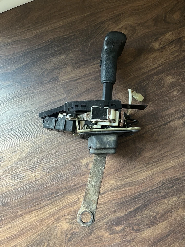 TOYOTA SUPRA 1989-1992 MK3 A/T AUTOMATIC TRANSMISSION GEAR SELECTOR SHIFTER OEM - Image 3 of 4