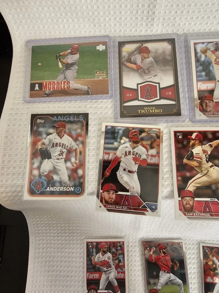 Lote de 20 tarjetas de béisbol Topps 2006-2024 Angels con novato Kendry Morales Foto 2 de 4