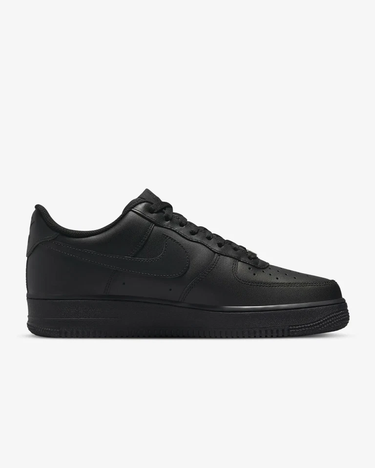 🔥 Nike Air Force 1 07 Bajo Triple Negro Zapatos Informales Hombres Mujeres Niños Todas las Tallas Foto 2 de 4