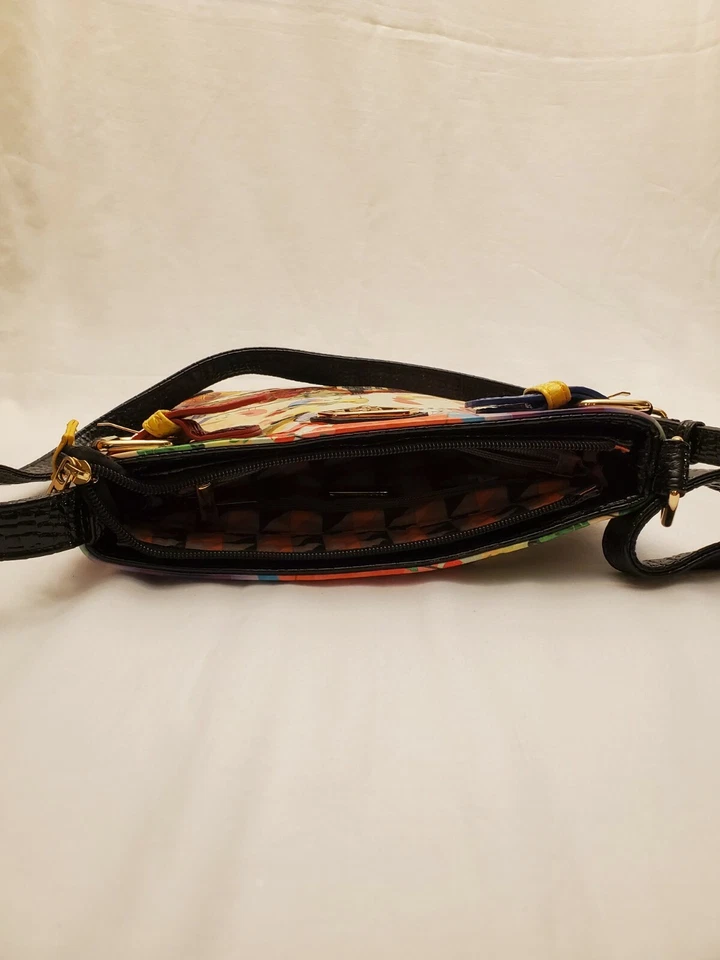 Сумка через плечо Lany с парижской тематикой отлично подходит для вечеринки в городе с друзьями - Изображение 3 из 4