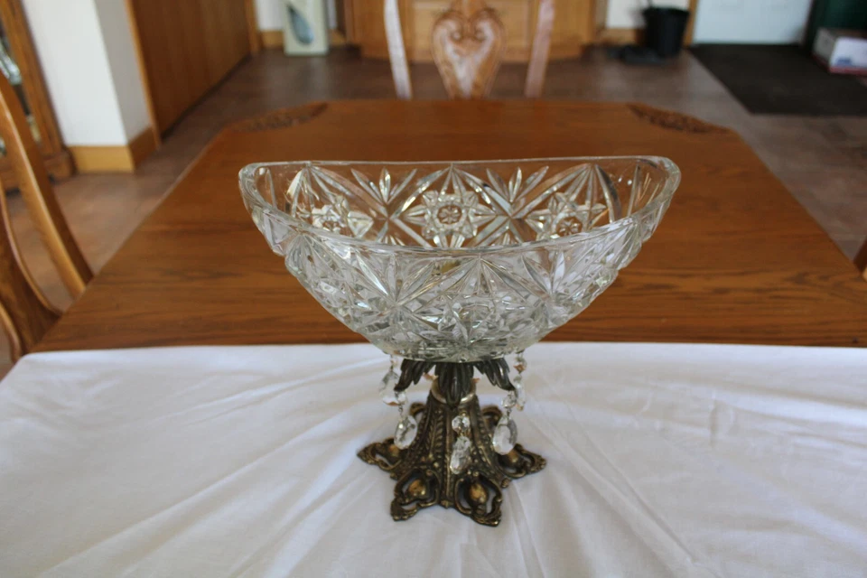 Cristal e latão grande ornamentado oblongo vintage pedestal corte vidro compota e prismas - Imagem 2 de 4