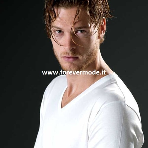 GICIPI T-Shirt Uomo In Filo Di Scozia - Scollo A V, Colore Nero, Manica Corta