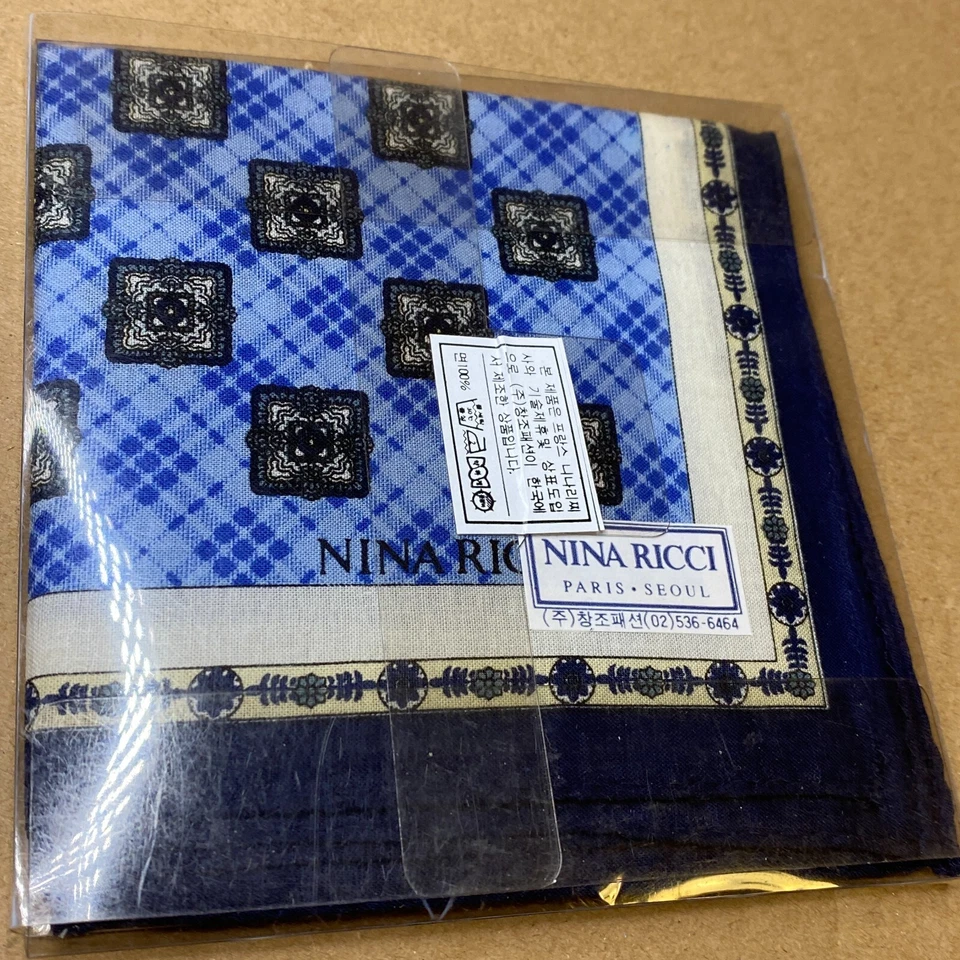 Pañuelo Nina Ricci Patrón Bandana Algodón 17” Bolsillo Cuadrado Pañuelo Azul Nuevo sin Etiquetas Foto 3 de 4