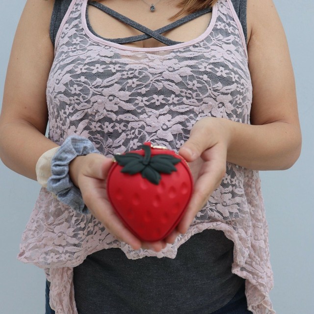 kate spade strawberry purse