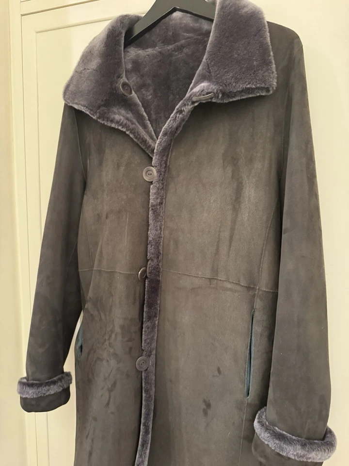 Blue Duck Women's Reversible Button Shearling Sheepskin Fur Coat L  Gray/Green - Image 2 of 4