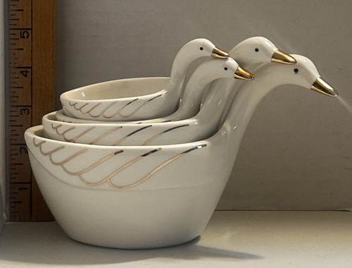 Biscuit Goose Ceramic “4 Measuring Cups (B-112)