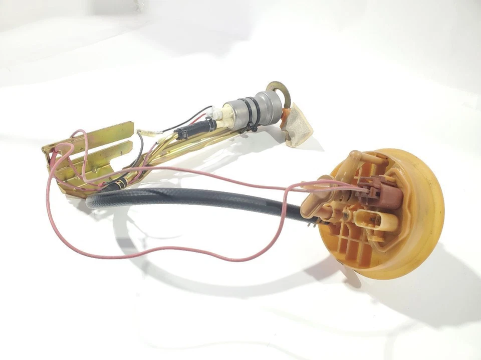 Nissan 240SX 1995 OEM 2,4 L bomba de combustible  Foto 2 de 4