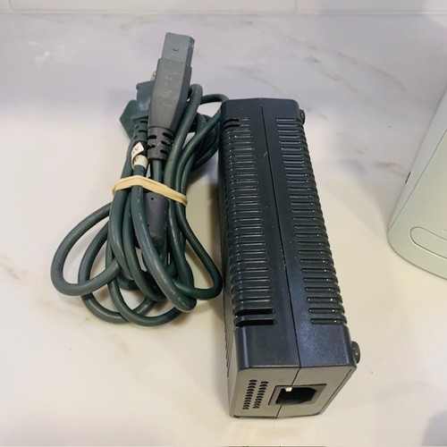 Microsoft Xbox 360 Confezione Console 20GB - Bianco (TESTATO - Leggi) - Foto 2 di 18