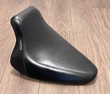 Le Pera LX-007 Smooth Black Bare Bones Solo Seat Harley 00-05 FXST 00-07 FLST/N