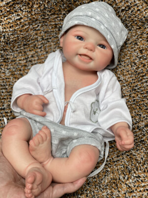 22Inch Soft Silicone Reborn Baby Doll Girl Handmade Painted Reborn Dolls For Precious Art Collection Piece Celebratory Gifting