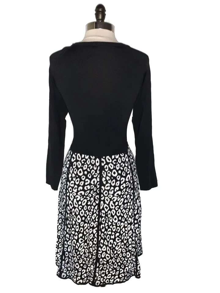 Vestido Suéter KENNETH COLE Talla L Negro Blanco Leopardo Estampado Animal Manga Larga Foto 4 de 4