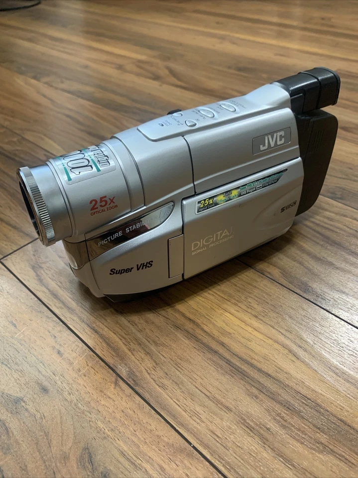 JVC SXM37U Super VHS SVHSC 1000x Digital Zoom 25x Optical Camcorder For Parts - Image 2 of 4
