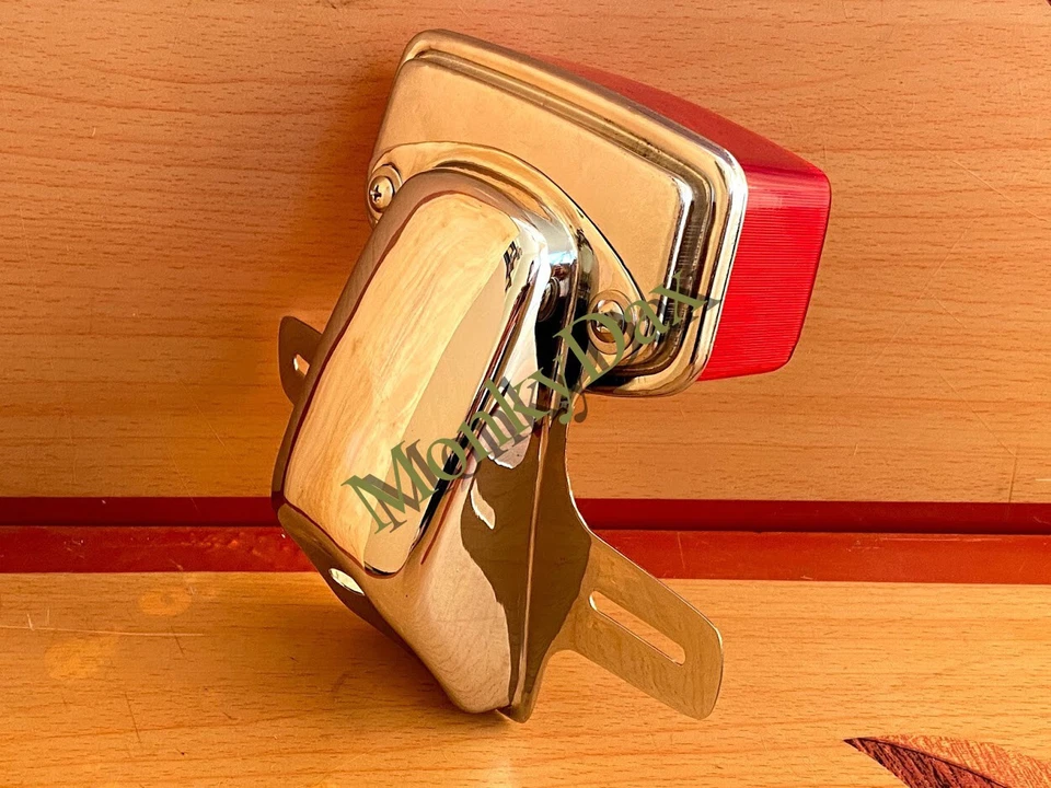 Luz trasera y soporte Honda CB750 1969. Soporte luz trasera Honda CB 750 K0. Foto 3 de 4