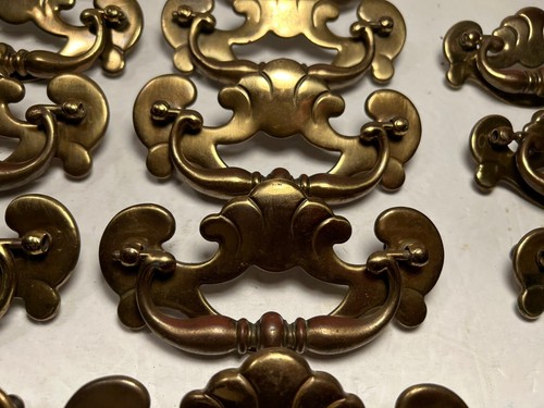 Lot Of 17 Vintage KBC2 Keeler Brass Co. Brass Dresser Furniture Drawer Pulls - Picture 6 of 19