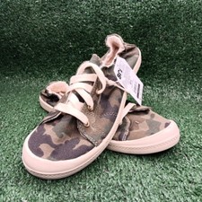 Time and Tru New  Women’s Scrunch Back Sneaker Green Camo SZ 6.5 M Free Ship