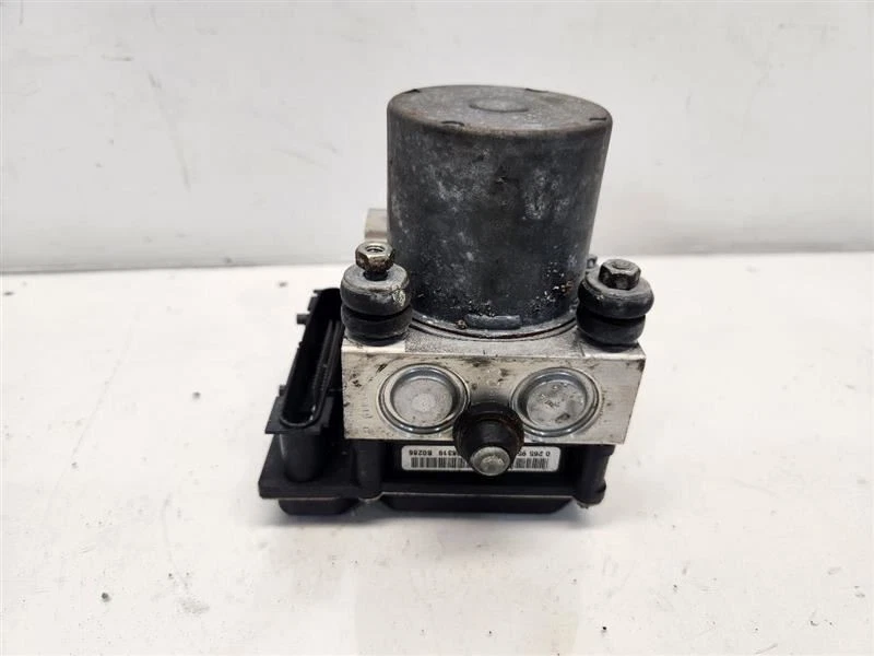 2008-09 Subaru Legacy (2,5 л / вариатор) антиблокировочный тормозной насос с VDC - Изображение 2 из 4