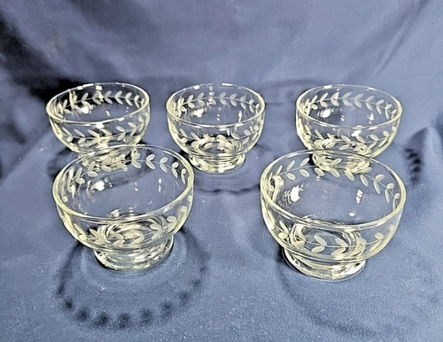Vintage Set Of 4 Anchor Hocking Laurel  Leaves Sherbet Custard Berry cup Glass