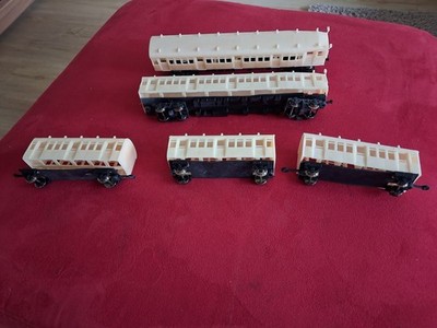 S-Bahn Berlin Bernau 5 Teile und Hamburg 3 Teile S-Bahn 490 als Gehäuse HO/TT/N