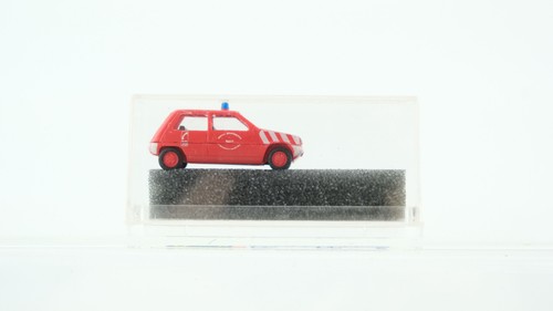 Revell 82508 Praliné Renault 5 TS "Medicina" rojo | Zustand: Gebraucht