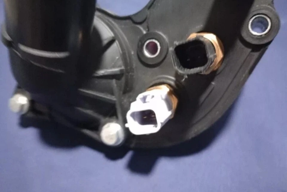 Conjunto de carcasa y sensores de termostato de refrigerante de motor para Ford Explorer TA2204SFS Foto 4 de 4