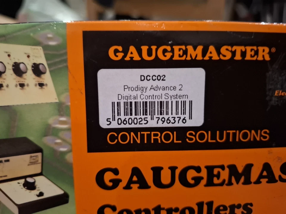 Gaugemaster DCC02 Prodigy Advance 2 Digital Control System For DCC Locomotives - Image 4 of 4