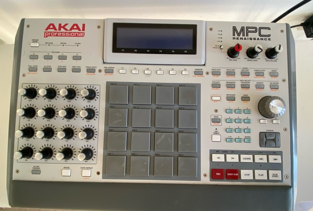 Akai MPC Renaissance Sampler & Sequencer 16 Pads Pad Akai MPC Renaissance Sampler & Sequencer 16 Pads Pad