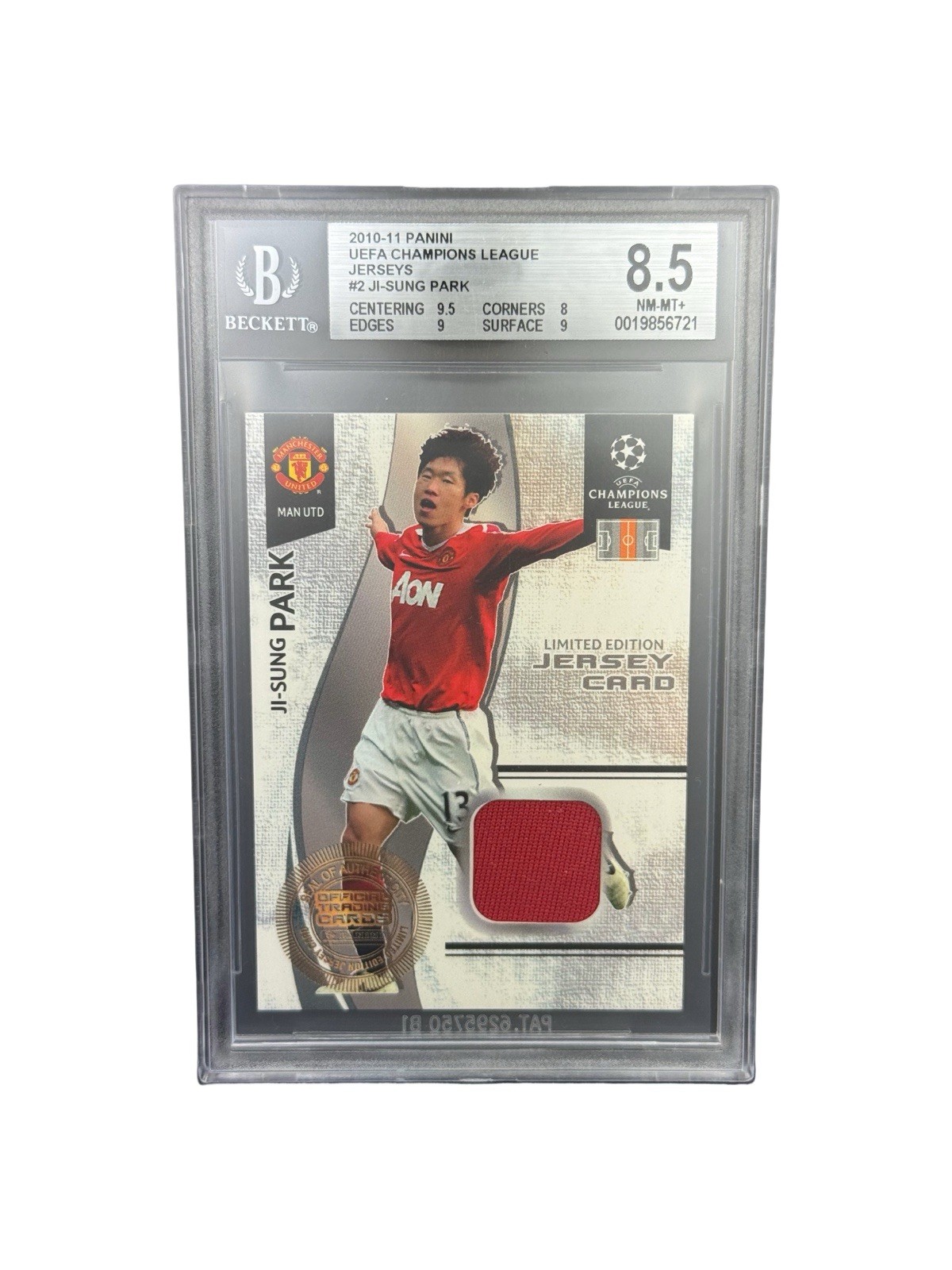 2010-11 PANINI UEFA CHAMPIONS LEAGUE JERSEYS #2 JI-SUNG PARK BGS 8.5