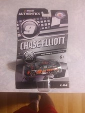 2023 Chase Elliott 9 Hooters Best of 2023 1:64 Lionel Wave 12