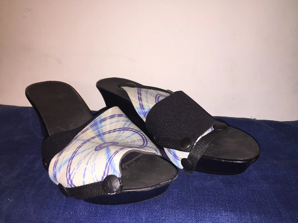 Tamancos femininos de salto alto ONESOLE intercambiáveis PRETO & TIE DYE tamanho 7 - Imagem 2 de 4