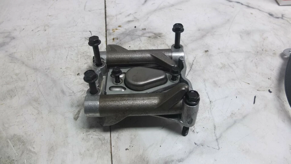 15 Harley Davidson FLTRXS Road Glide Special Front Rocker Arms Box - Image 4 of 4