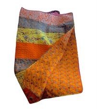 Quilted reversible Bird Throw 60x52 inches excellent condition