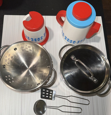 Melissa & Doug Let's Play House Pots & Colander Set Wooden Tea Set Spatula Spoon