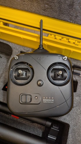 DJI Ronin M 3 Achsen Handheld Gimbal Stabilisator + Wireless Controller mit Nanuk Case - Bild 21 von 24