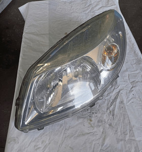 8200733878 Projektor Links DACIA SANDERO 1.5 dCi Ber 5p/d/1461cc