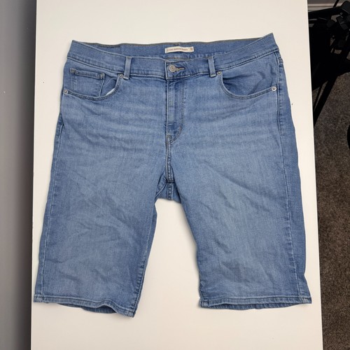 Levi’s Classic Bermuda Shorts Womens 32 Light Wash Blue Denim Jean Shorts