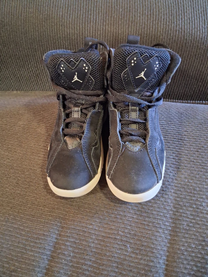 Tênis juvenil Nike Air Jordan True Flight (PS) 343796-050 tamanho 12C - Imagem 2 de 4