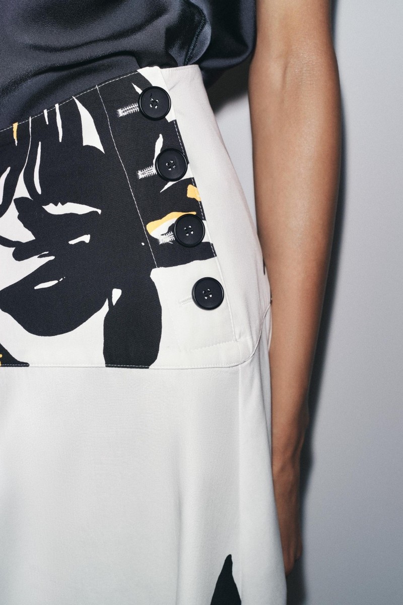 ZARA NEW SS25 A-LINE ZW COLLECTION PRINTED MIDI SKIRT BLACK