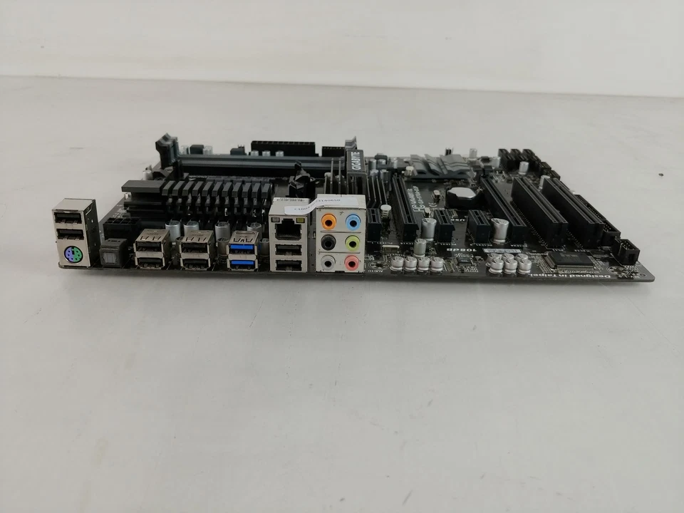 Gigabyte GA-970A-D3P Socket AM3+ DDR3 SDRAM Desktop Motherboard - Image 4 of 4