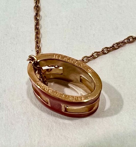COLLAR COLGANTE HERMES Francia MINI POP "H" ROJO ESMALTE/TONO DORADO FIRMADO - Imagen 3 de 5