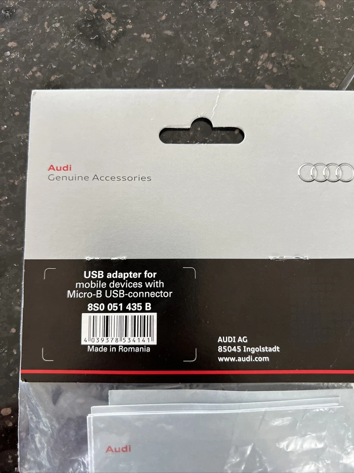 Audi USB Adapter for media devices with Micro-B USB-connector 8S0 051 435 A - Image 3 of 3