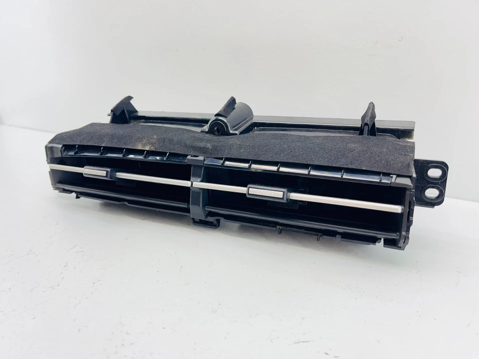 Toyota Prius 2013 parrilla central tablero moldura ventilación 55670-47070 55687-47030 OEM Foto 3 de 4