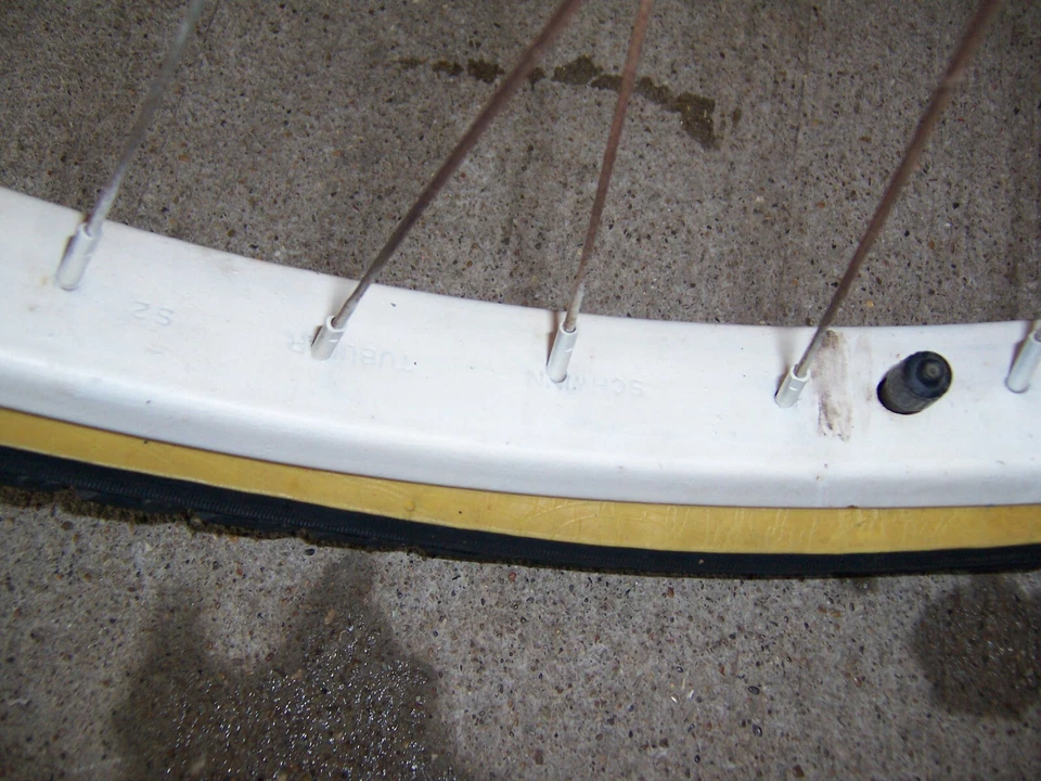 Vintage Schwinn Tubular S2 Front Rim & 26 X 2 Tire Taken Off 1950s Hornet Bike - Image 4 of 4