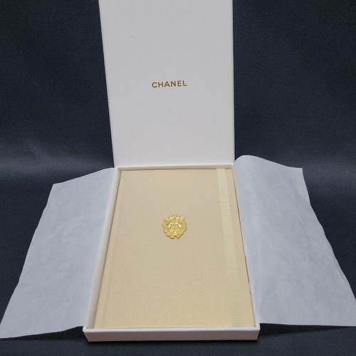 Chanel Novelty Notebook Lion Gold Logo Postcard Limited Japan not for sale New - Afbeelding 1 van 8